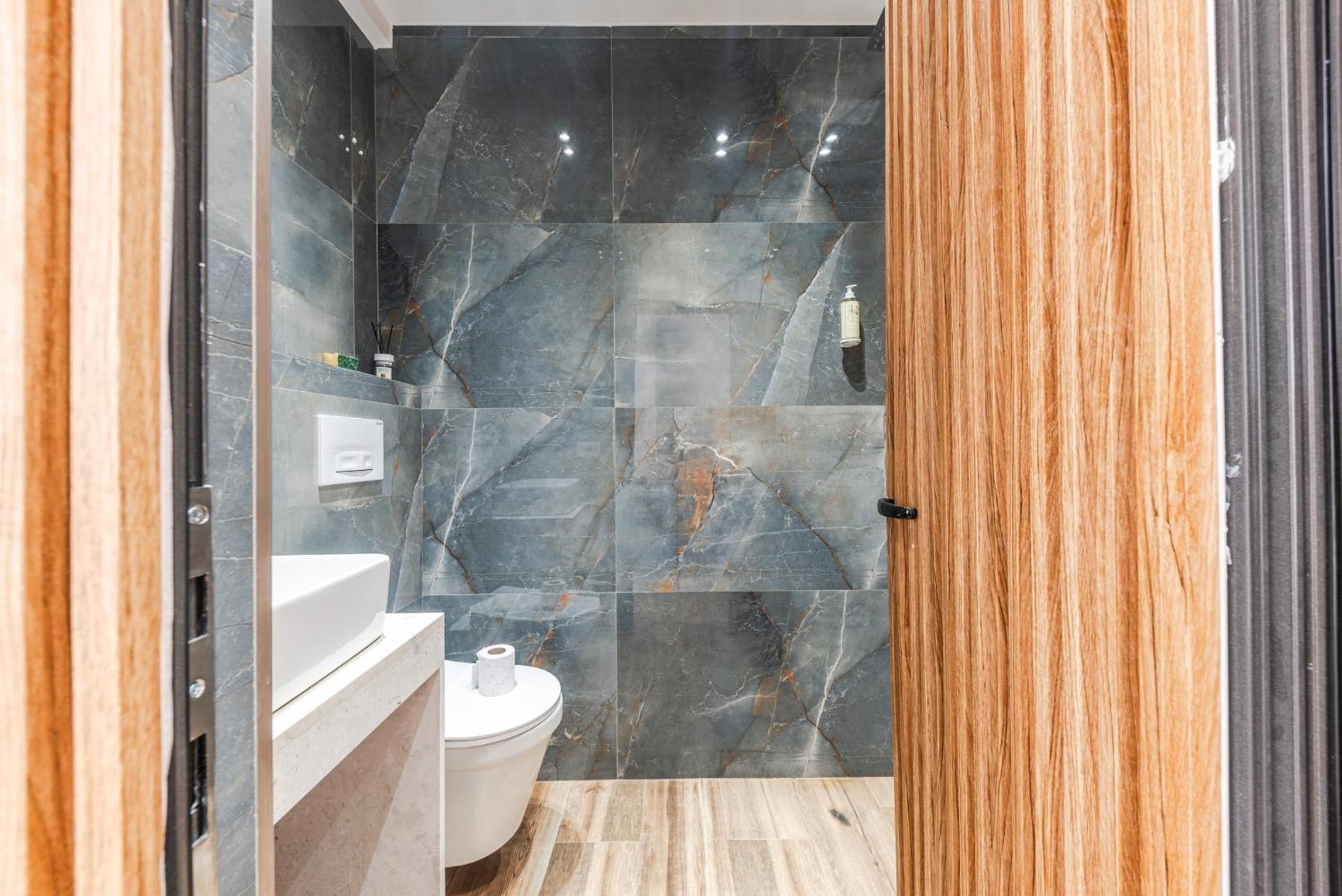 Atelier Apartments By Kondo Stays Tirana Bagian luar foto