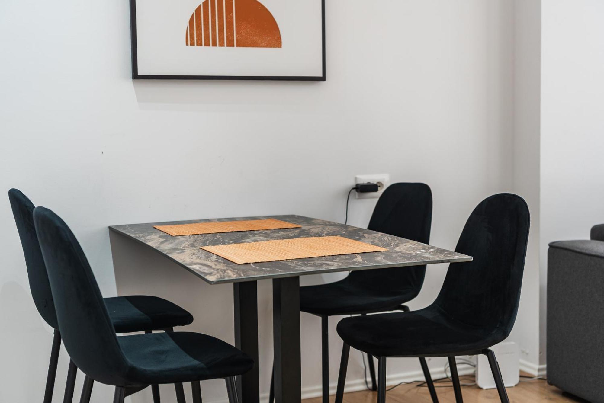 Atelier Apartments By Kondo Stays Tirana Bagian luar foto
